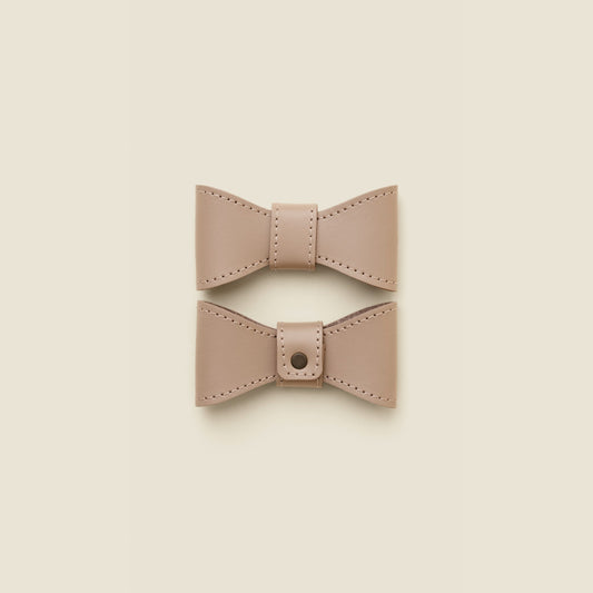 Removable taupe leather dog bowtie by Cano Ateliers