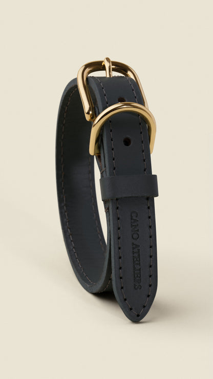 BLACK COLLAR