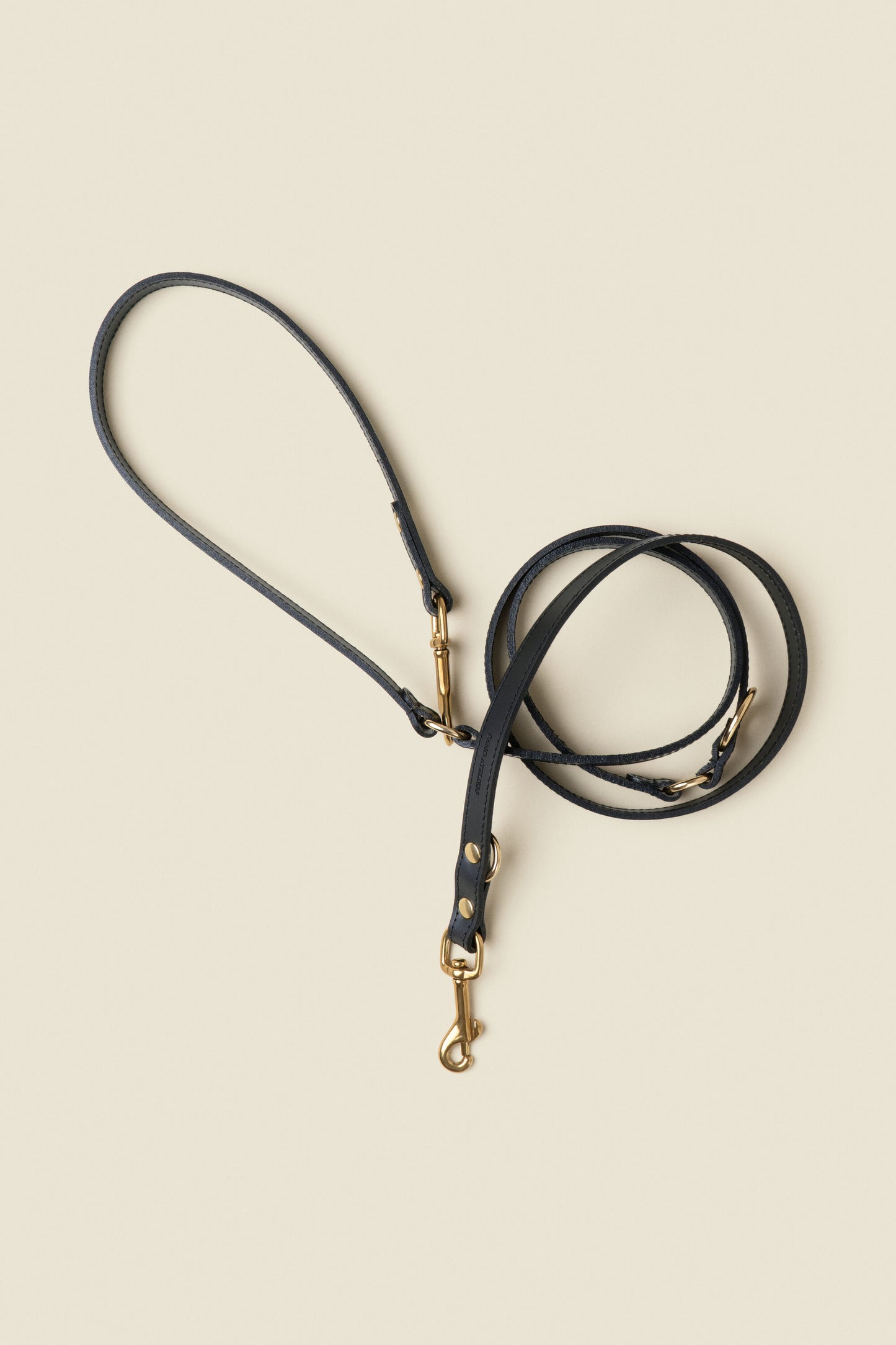 BLACK LEASH