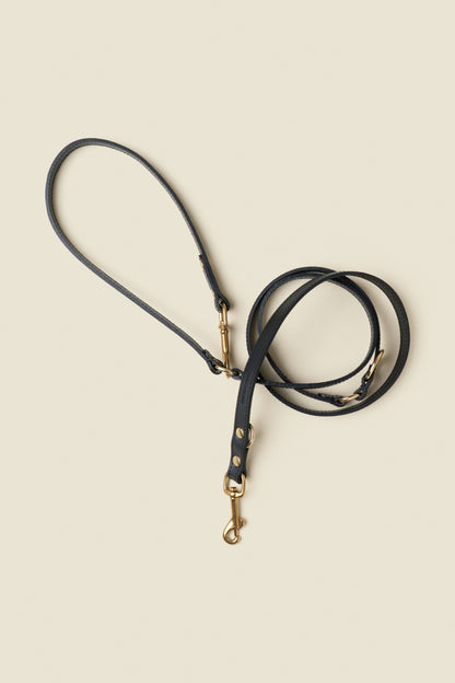 BLACK LEASH
